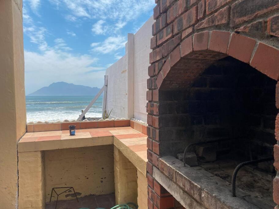 Family Surf Shack On The Beach Кейптаун Екстериор снимка